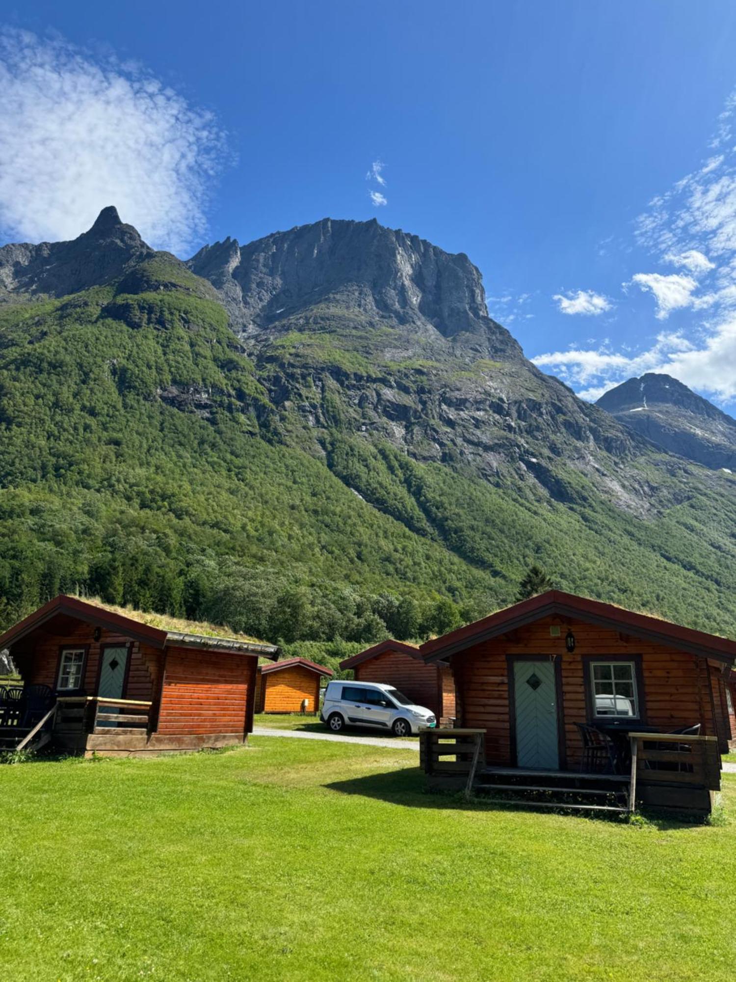 Trollstigen Camping And Gjestegard Ондалснес Екстер'єр фото